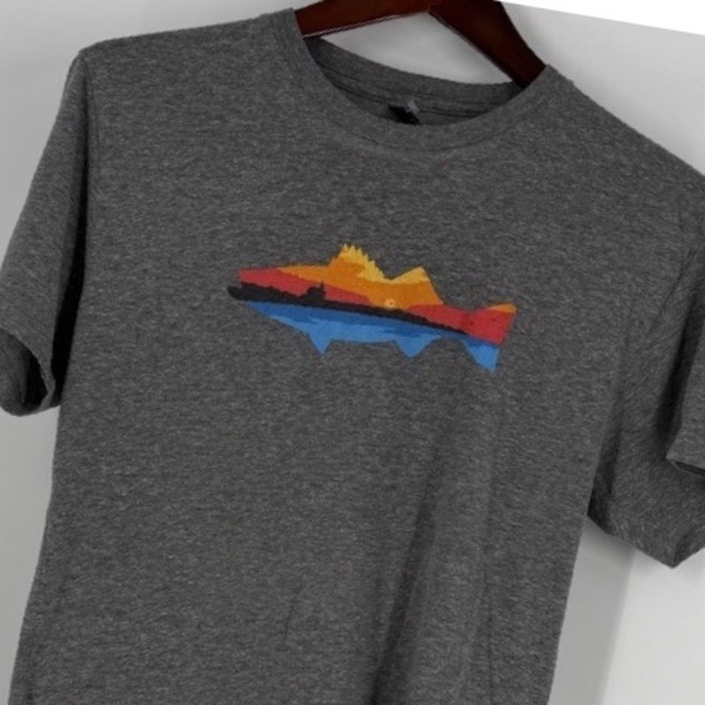 Ouray Sportswear Block island Fishworks Graphic T-shirt Small Gray Short Sleeve